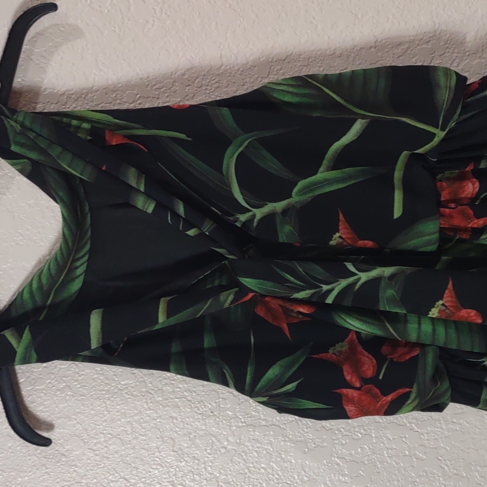 BADGLEY MISCHKA DRESS. - Picture 8 of 16